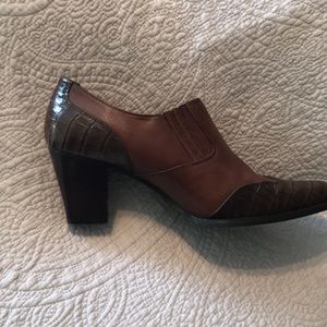 Coldwater Creek Brown leather western style shoe boot